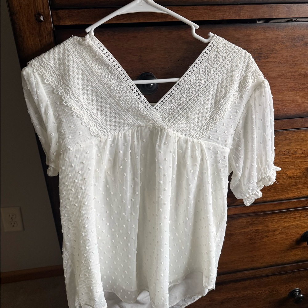 Elegant White Lace Women's Top